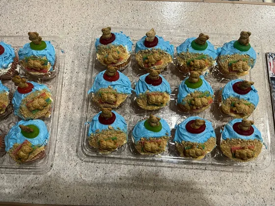 Sugar Blossom Cakes decorated cupcakes, photo 4